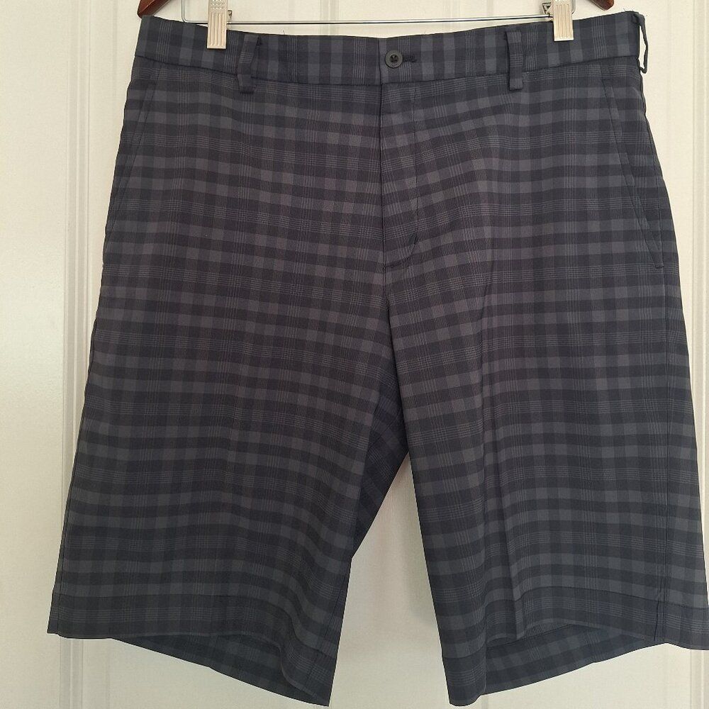 Nike golf  gray shorts size 34‎